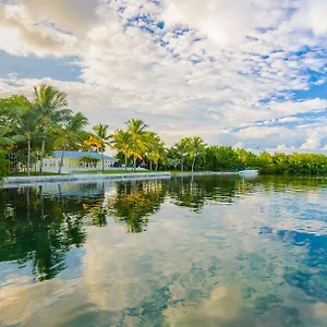 *** Hotel Coconut Mallory And Marina United States