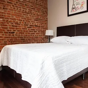 Hostal Private Bedroom In City