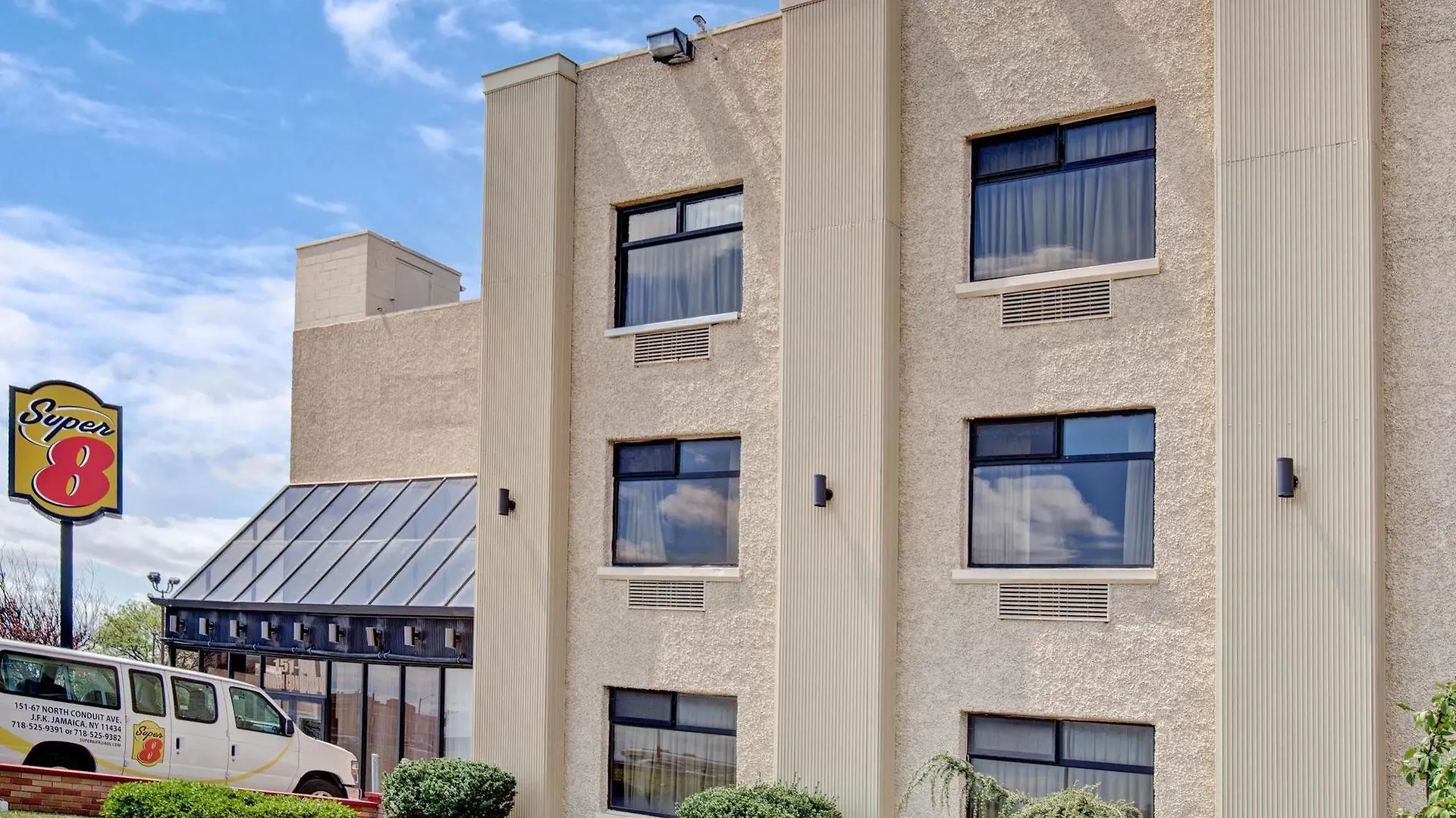 Super 8 By Wyndham Jamaica North Conduit Hotel New York